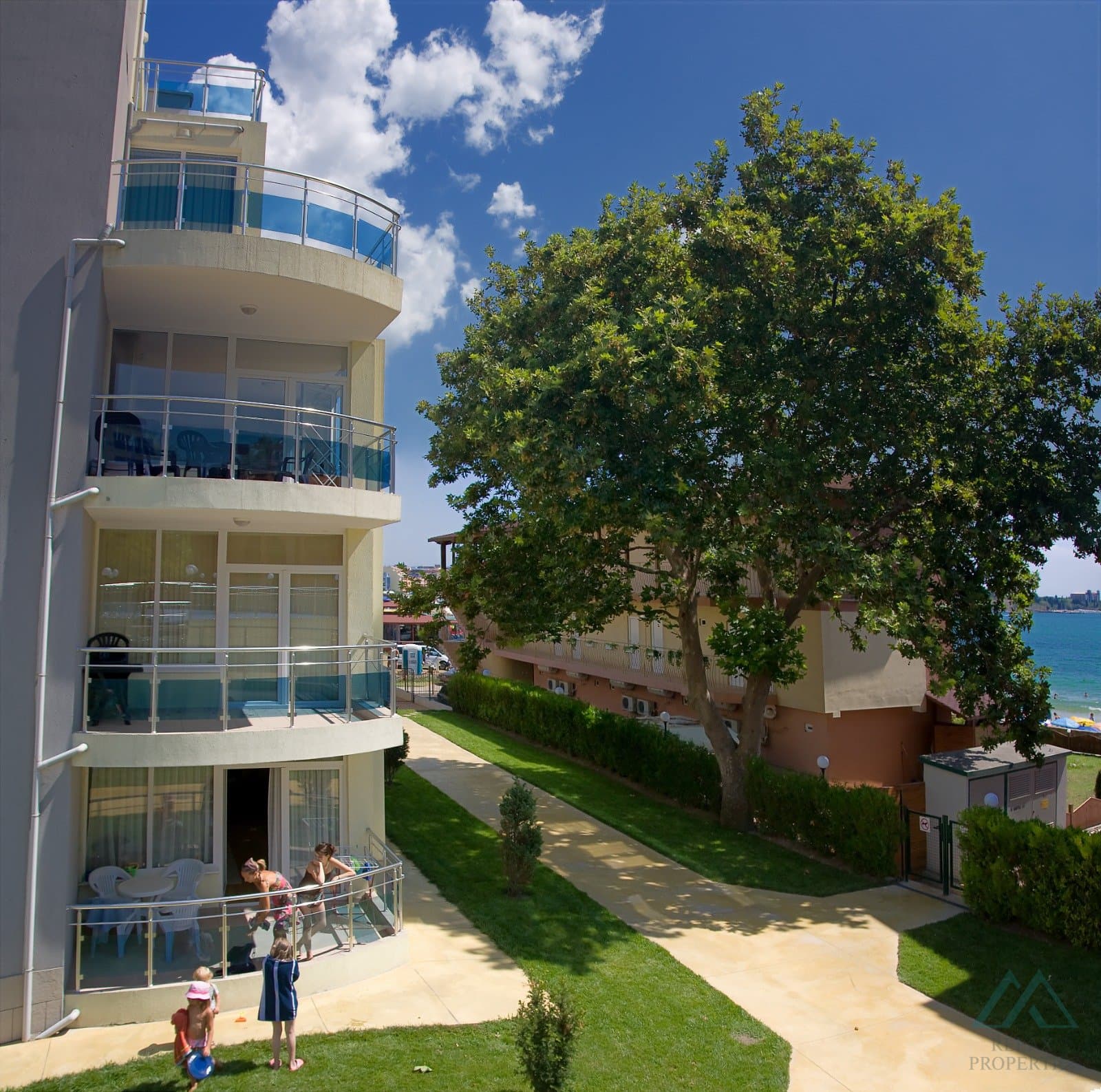 Štúdio v prvej línii pri mori s výhľadom na bazén – Oasis, Ravda, Bulharsko, len 20 m od pláže - foto 11