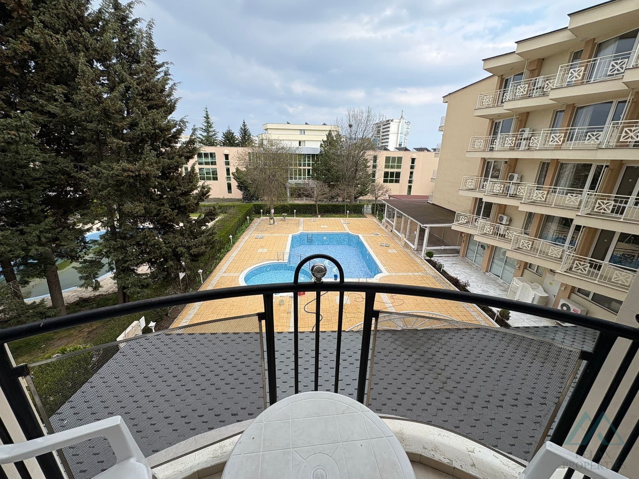 3-izbový apartmán s výhľadom na bazén – Hotel Karlovo, Slnečné pobrežie, len 150 m od pláže - foto 12