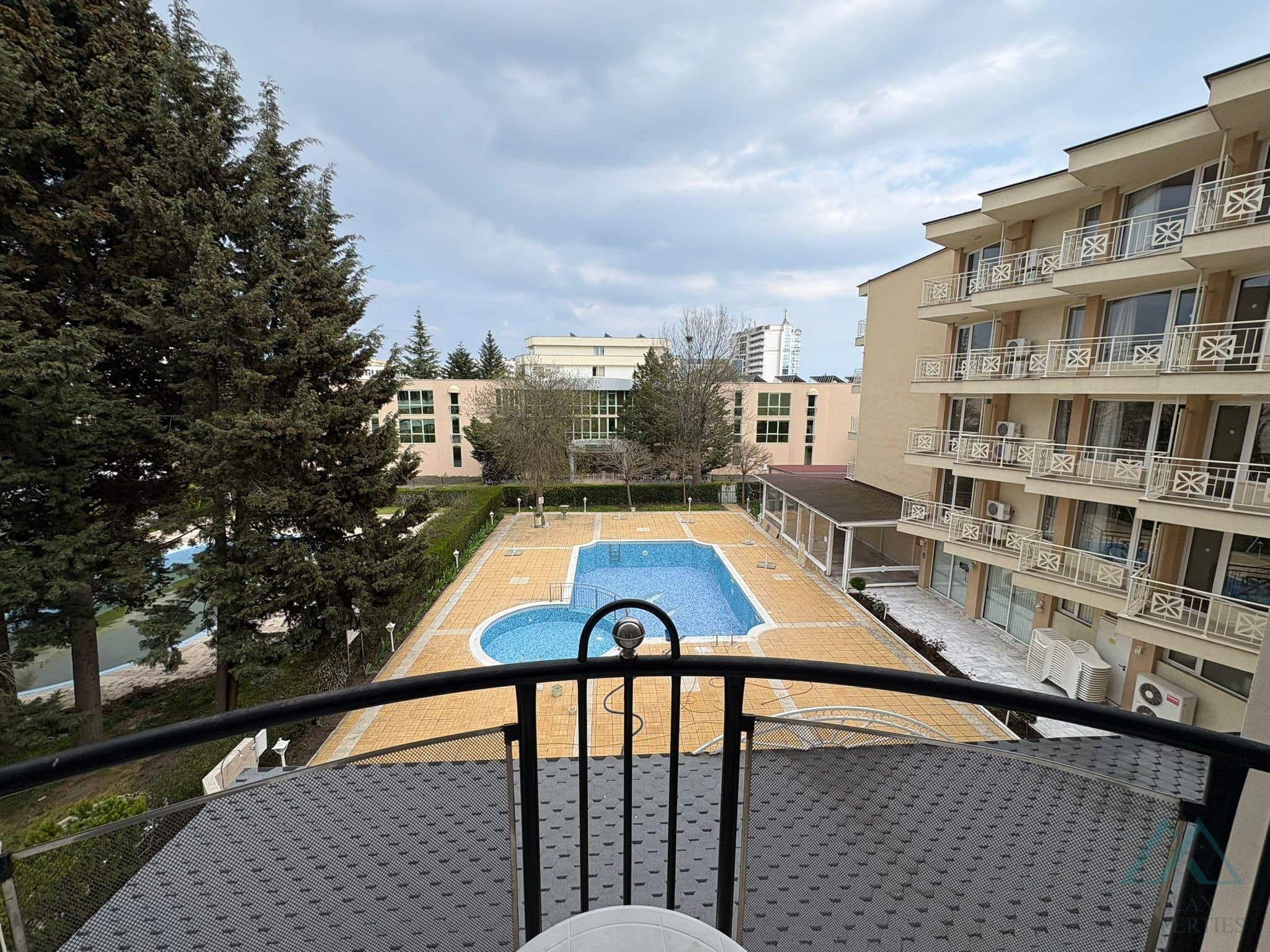 3-izbový apartmán s výhľadom na bazén – Hotel Karlovo, Slnečné pobrežie, len 150 m od pláže - foto 13