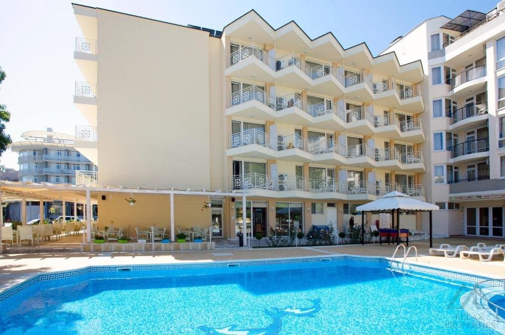 3-izbový apartmán s výhľadom na bazén – Hotel Karlovo, Slnečné pobrežie, len 150 m od pláže - foto 33