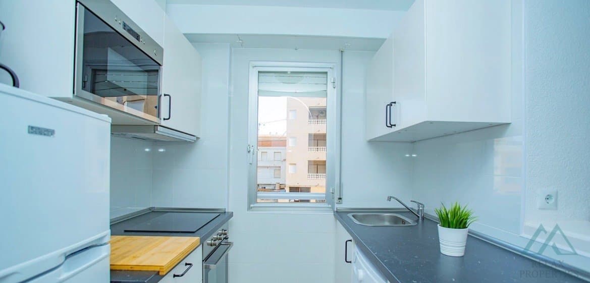 Apartmán v La Mata – Torrevieja, 250 m od pláže, komunitný bazén, investičná príležitosť - foto 4