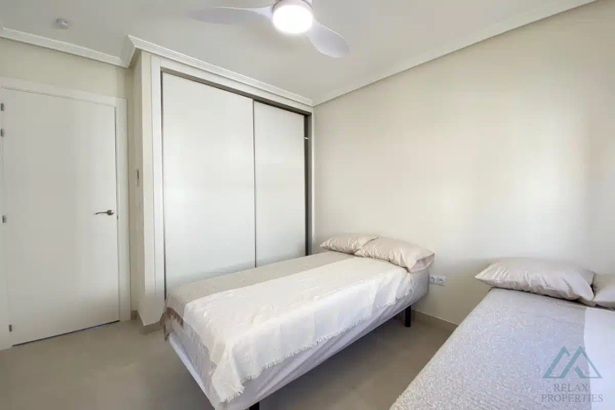 Radový dom s terasou, bazénom v Orihuela Costa - foto 11