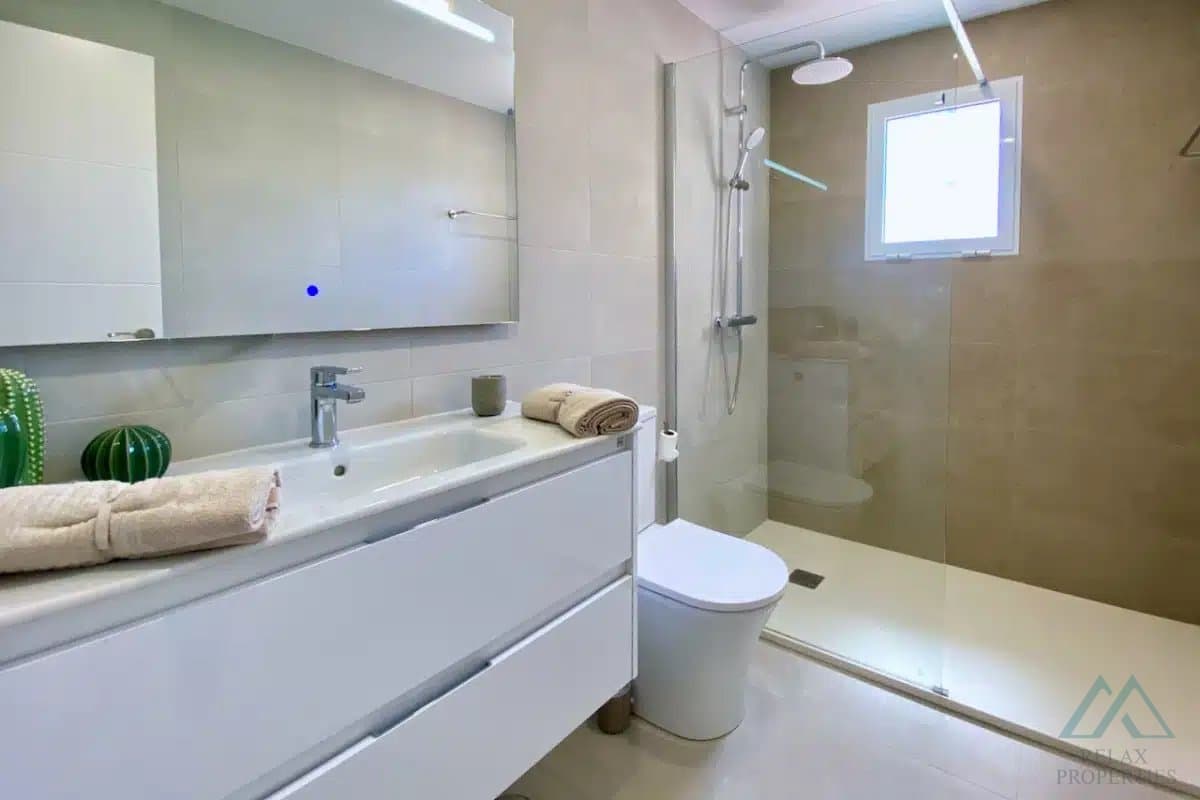 Radový dom s terasou, bazénom v Orihuela Costa - foto 20