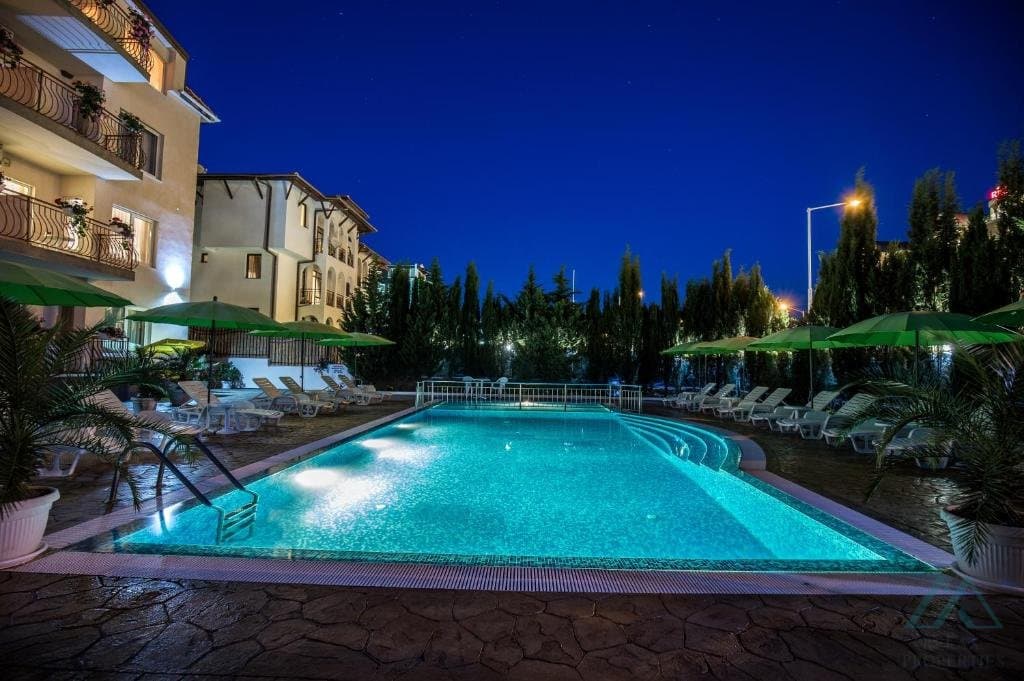 3 izbový apartmán s bazénom 300m od mora, Sveti Vlas - 1