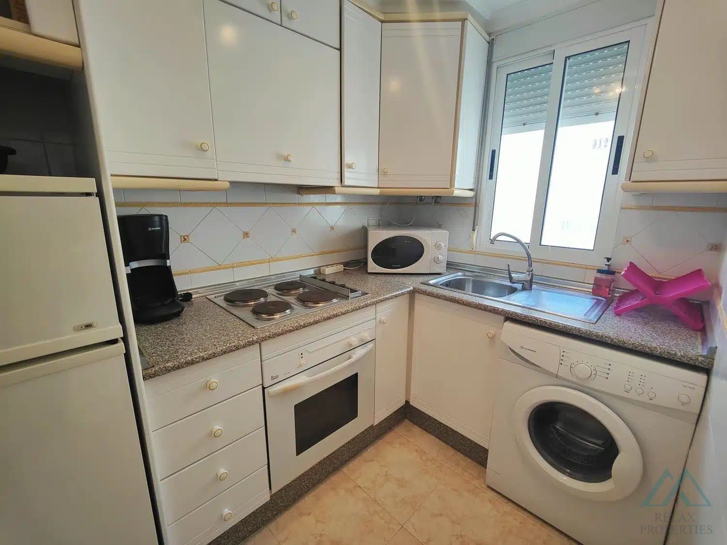 Apartmán s bazénom a terasou len 150 m od pláže La Mata, Torrevieja - foto 7