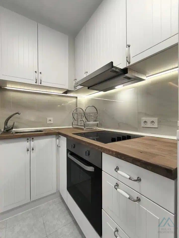 Zrekonštruovaný apartmán s terasou a bazénom, 600 m od pláže, Torrevieja - foto 5