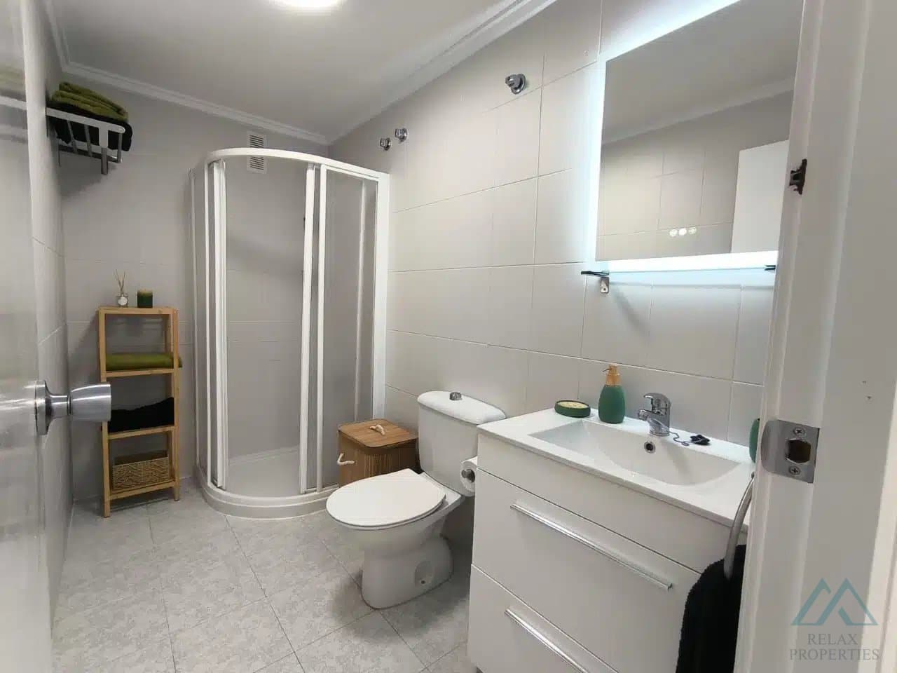 Zrekonštruovaný apartmán s terasou a bazénom, 600 m od pláže, Torrevieja - foto 7