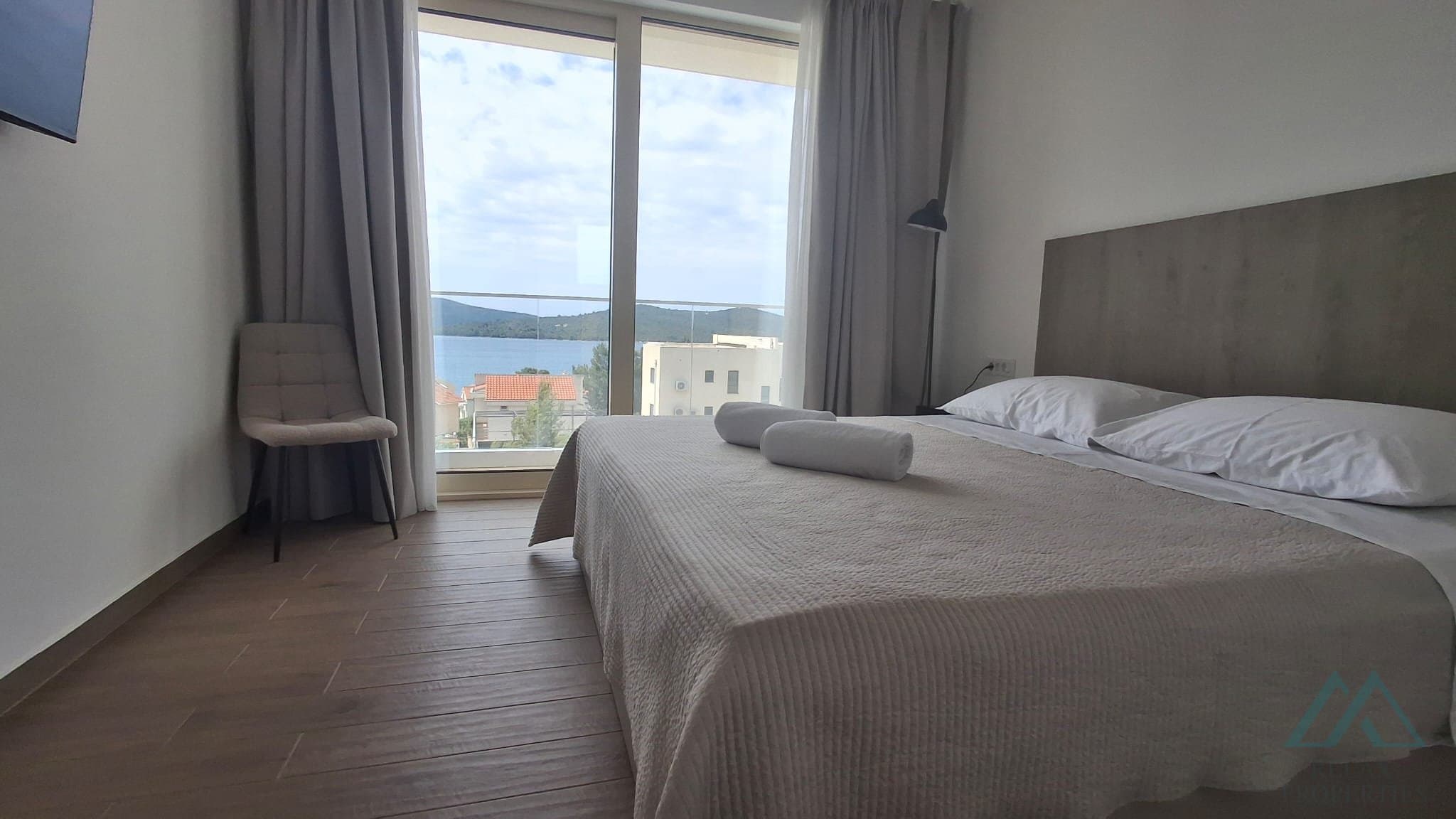Luxusná novostavba modernej vily s bazénom a výhľadom na more – Žaborić, Chorvátsko - foto 10
