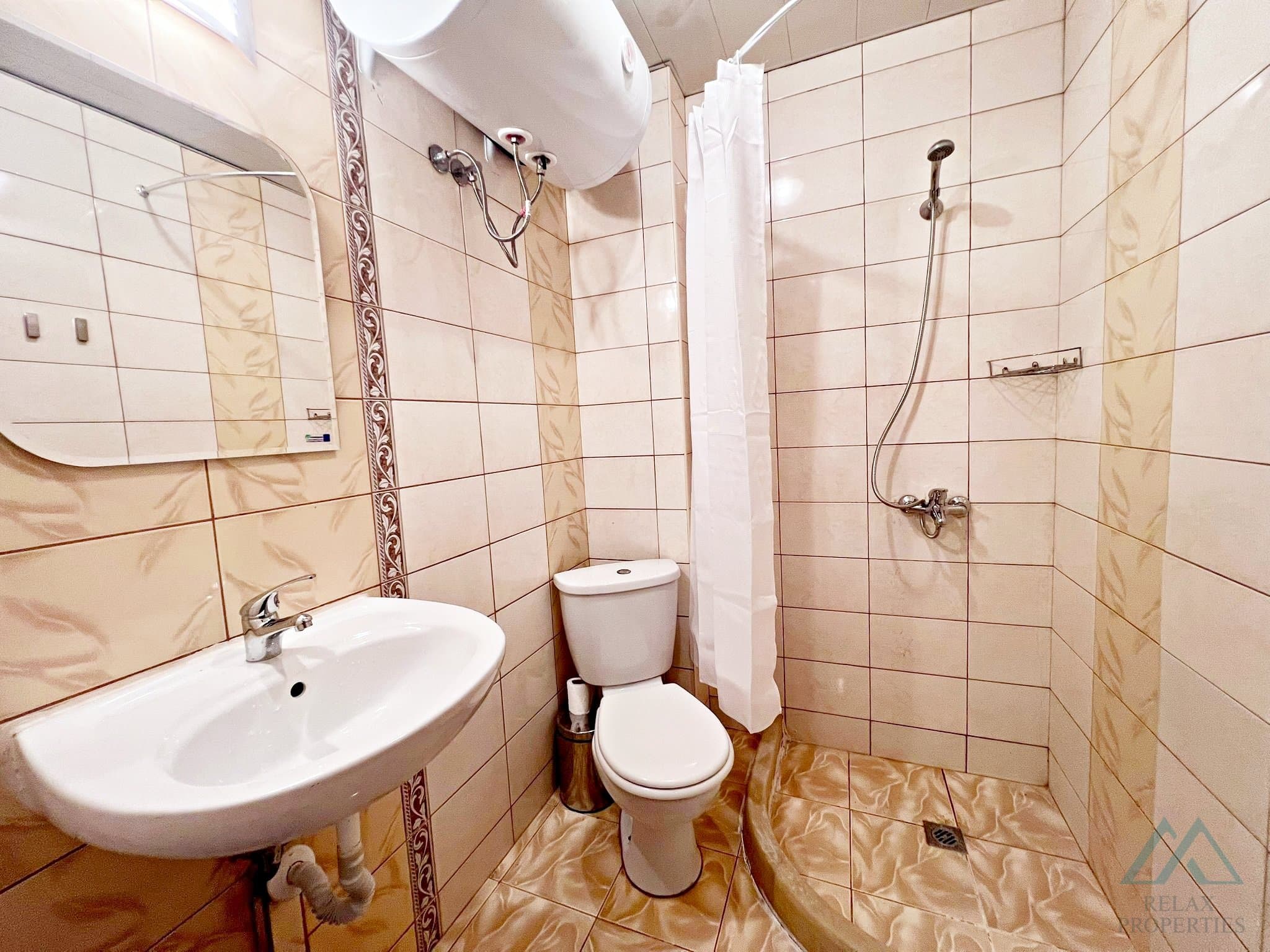 Priestranný 2 izbový apartmán v komplexe Amadeus 5, 720m od mora, Slnečné pobrežie - foto 7