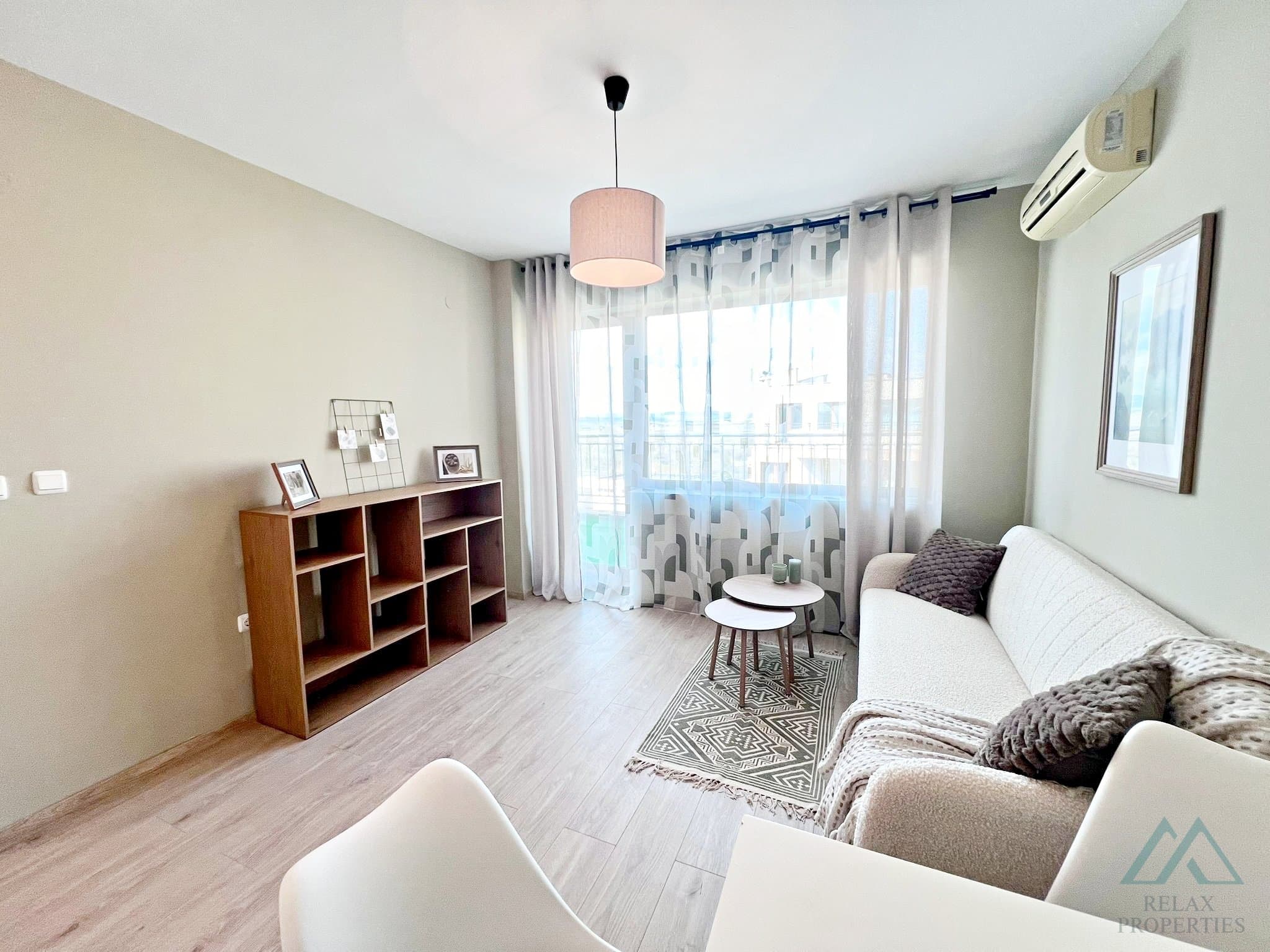 Priestranný 2 izbový apartmán v komplexe Amadeus 5, 720m od mora, Slnečné pobrežie - foto 13