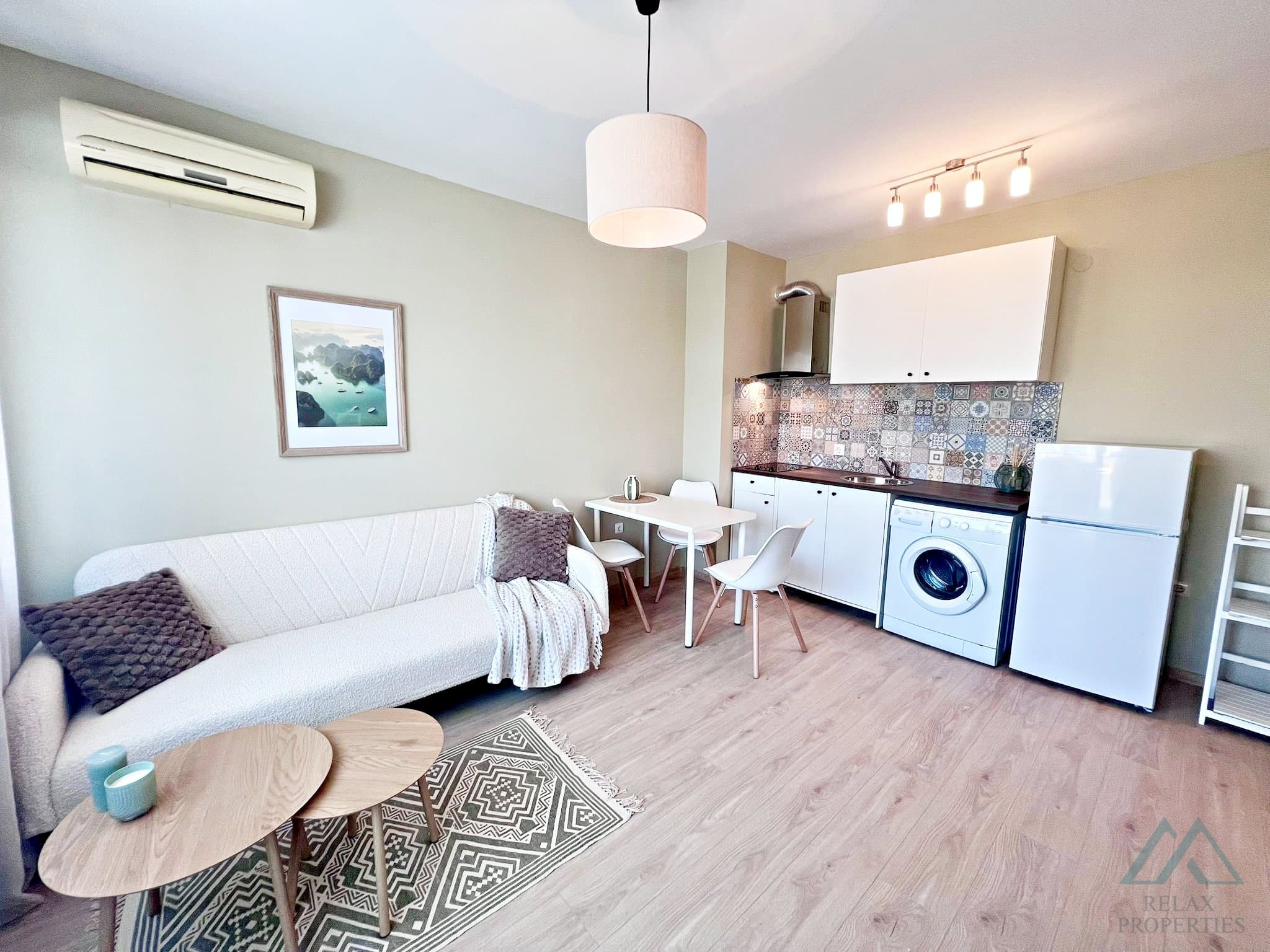 Priestranný 2 izbový apartmán v komplexe Amadeus 5, 720m od mora, Slnečné pobrežie - 3
