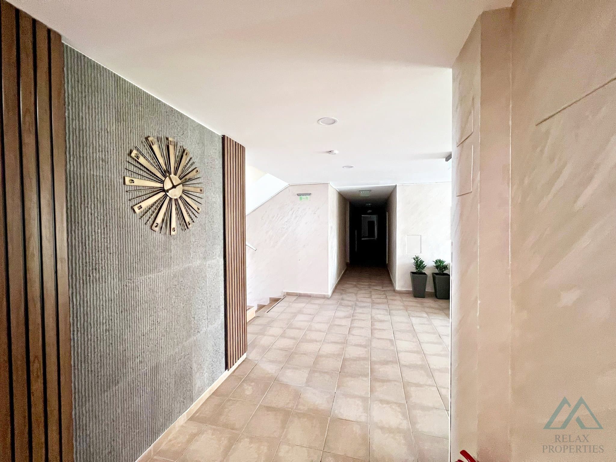 Priestranný 2 izbový apartmán v komplexe Amadeus 5, 720m od mora, Slnečné pobrežie - foto 21