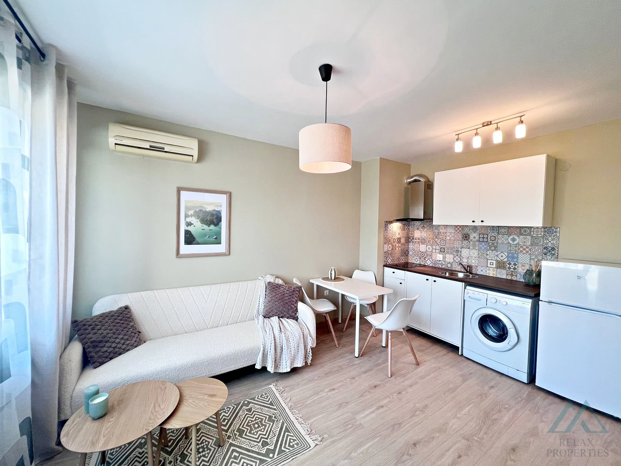 Priestranný 2 izbový apartmán v komplexe Amadeus 5, 720m od mora, Slnečné pobrežie - foto 14