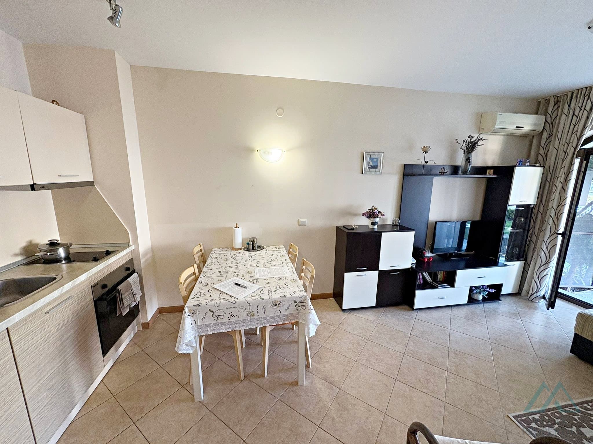 2 izbový apartmán v komplexe Royal Sun na Slnečnom pobreží, 300m od pláže - foto 6
