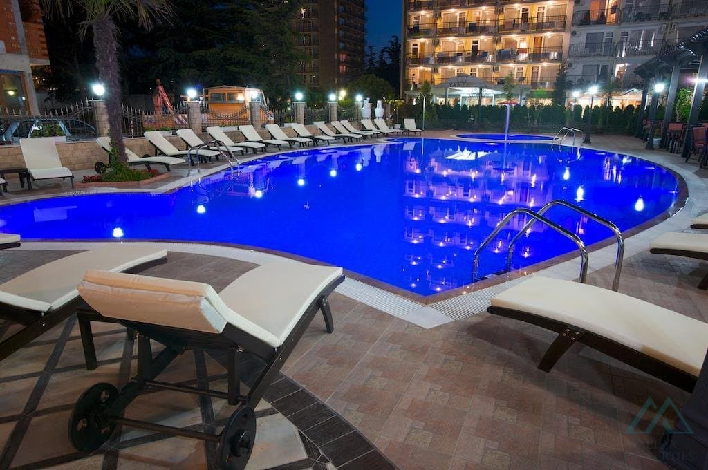 Veľký 3 izbový apartmán s terasou a výhľadom na more, Hotel Babylon, 120m od mora, Slnečné pobrežie - foto 15