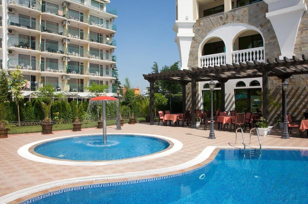 Veľký 3 izbový apartmán s terasou a výhľadom na more, Hotel Babylon, 120m od mora, Slnečné pobrežie - foto 16
