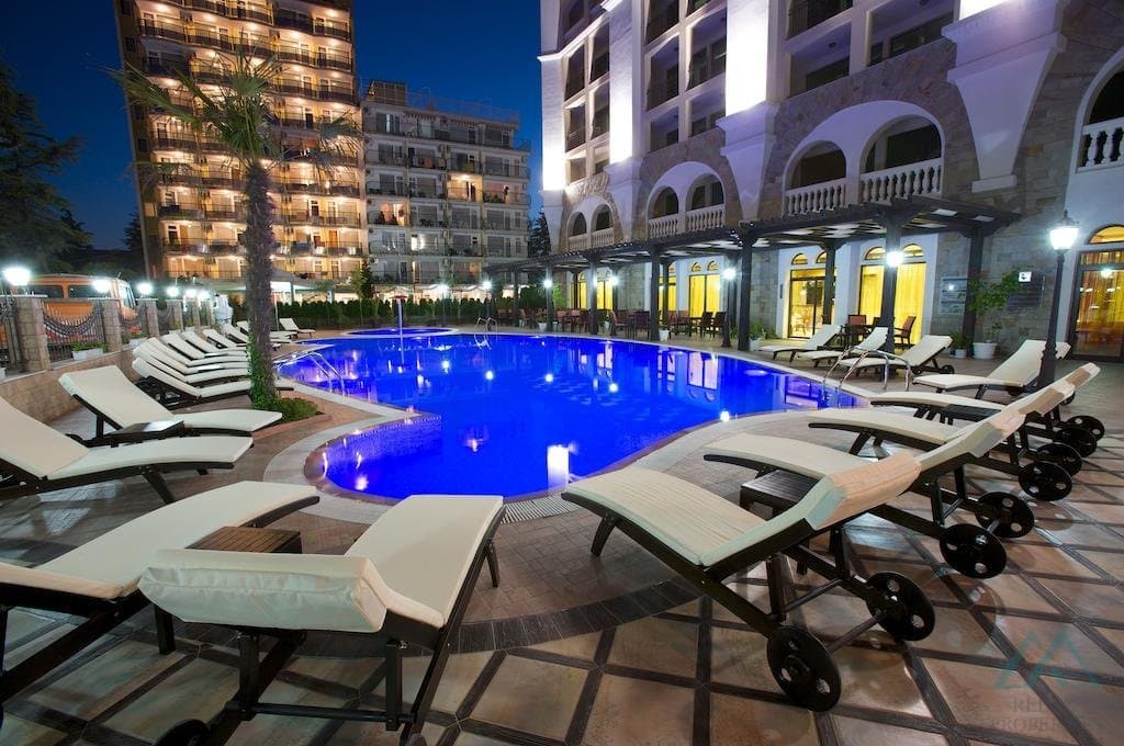 Veľký 3 izbový apartmán s terasou a výhľadom na more, Hotel Babylon, 120m od mora, Slnečné pobrežie - foto 14