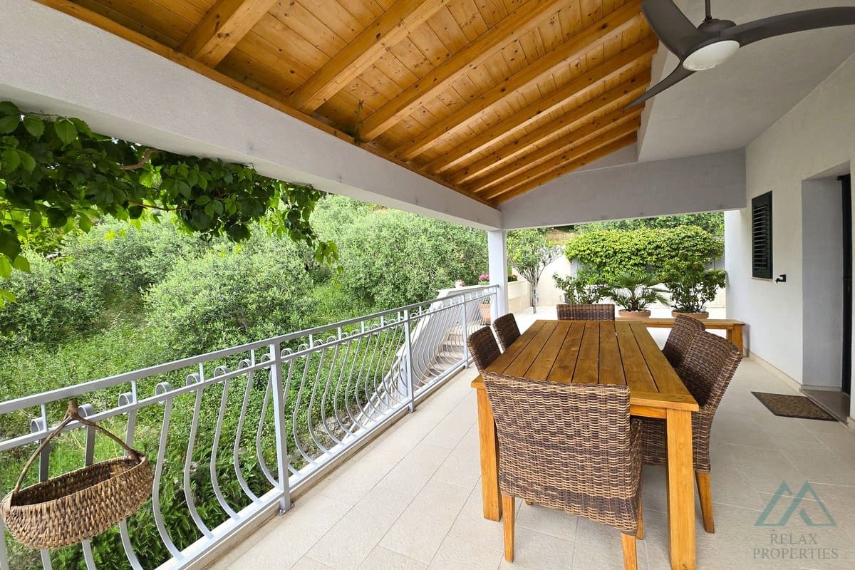Apartmánový dom s panoramatickým výhľadom na more – Omišská riviéra - foto 6