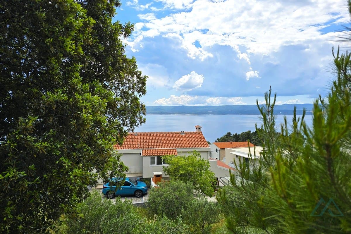 Apartmánový dom s panoramatickým výhľadom na more – Omišská riviéra - foto 19
