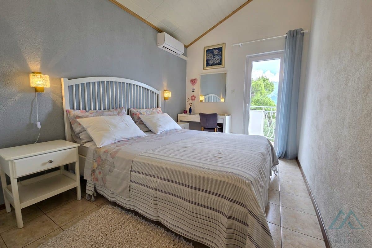 Apartmánový dom s panoramatickým výhľadom na more – Omišská riviéra - foto 12
