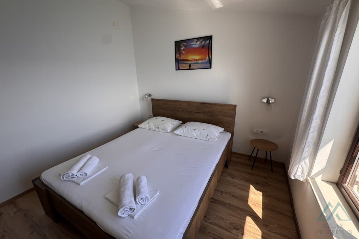 Šarmantný dom s bazénom a výhľadom na more – Omišská riviéra - foto 10