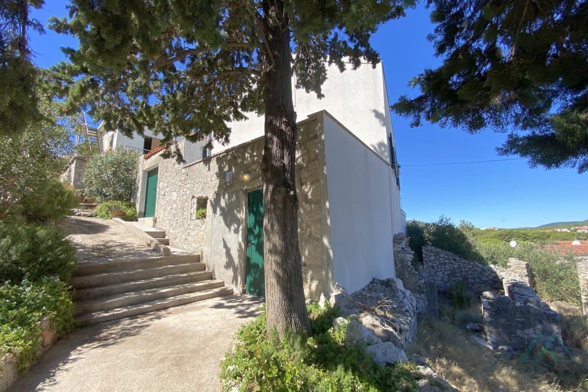 Kamenný dom s bazénom a otvoreným výhľadom na more, Vodice, Chorvátsko - foto 11
