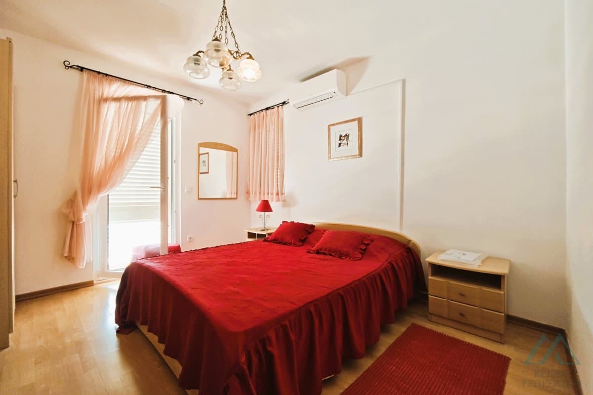 Luxusná vila s bazénom a olivovým hájom len 70 m od mora, Rogoznica, Chorvátsko - foto 12