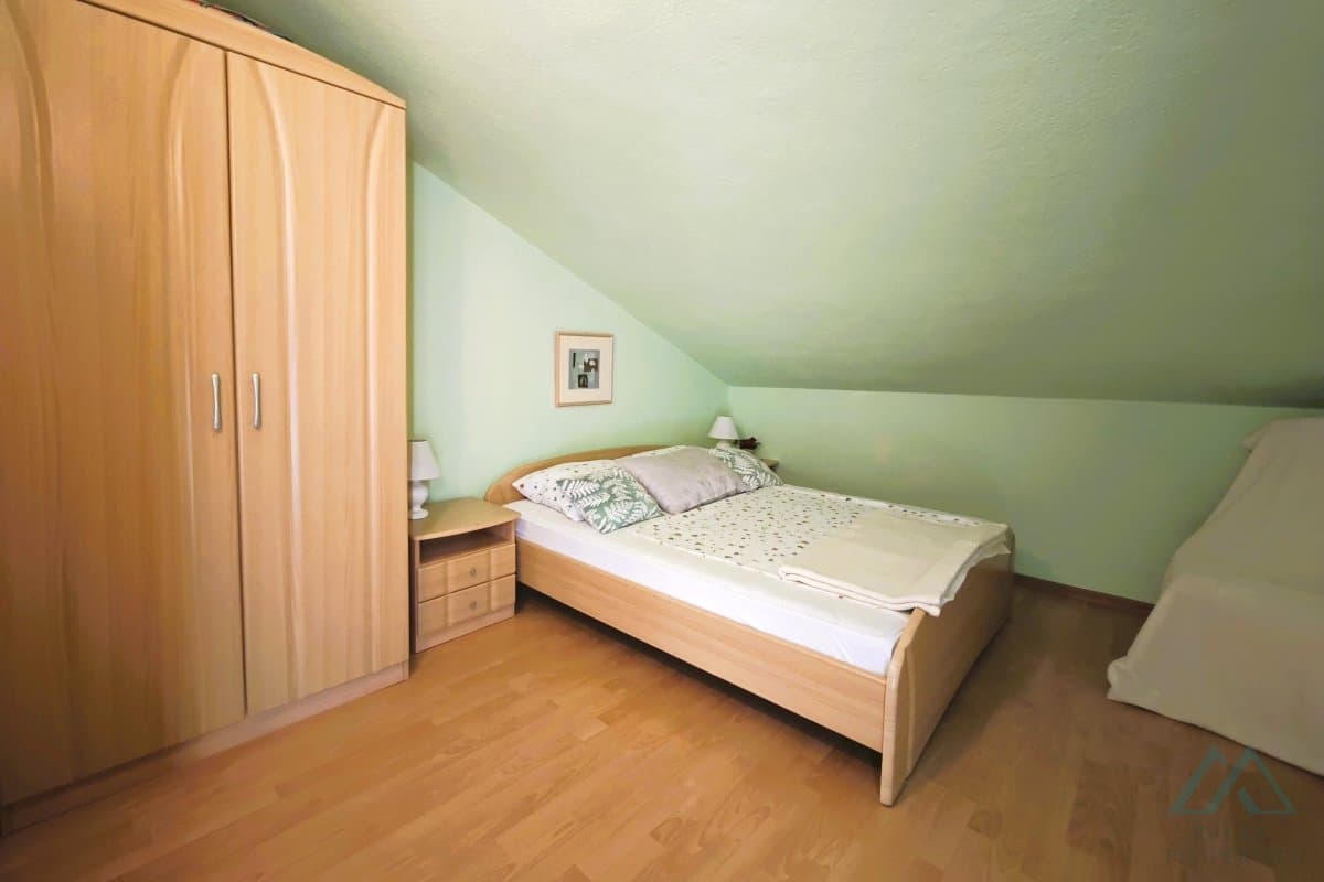 Luxusná vila s bazénom a olivovým hájom len 70 m od mora, Rogoznica, Chorvátsko - foto 15