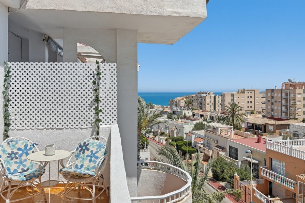 3 izbový apartmán, výhľad na more, 500m od pláže, La Mata, Španielsko - 1