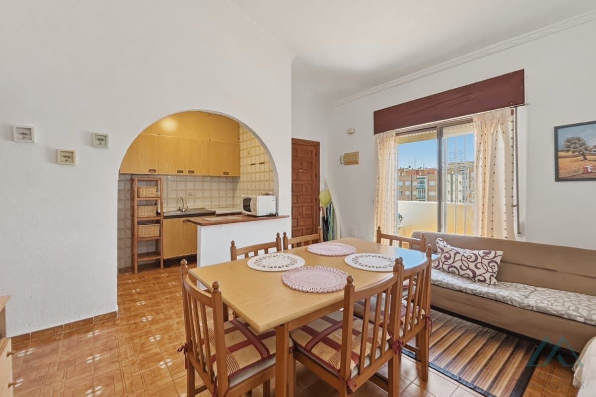 3 izbový apartmán, výhľad na more, 500m od pláže, La Mata, Španielsko - foto 10