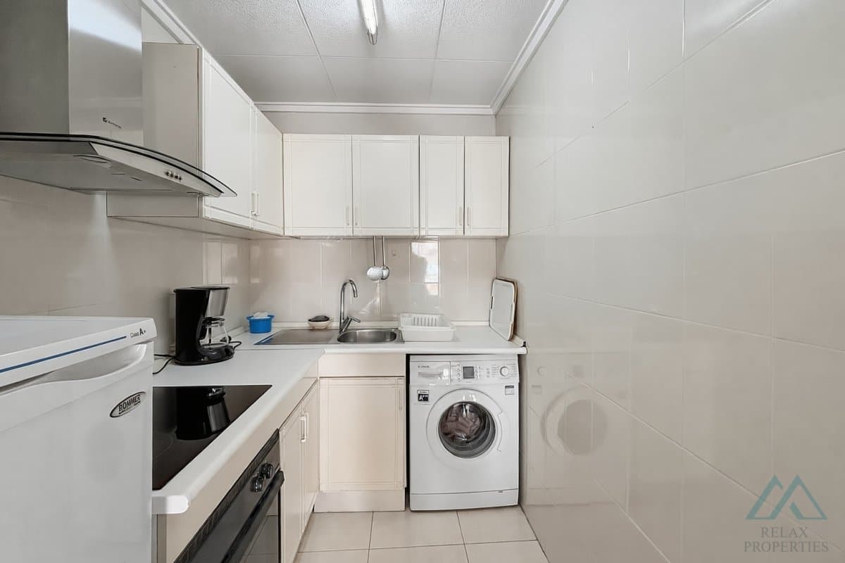Skvelá cena! 2 izbový apartmán, bazén a len 400 metrov od pláže La Mata, Španielsko - foto 7