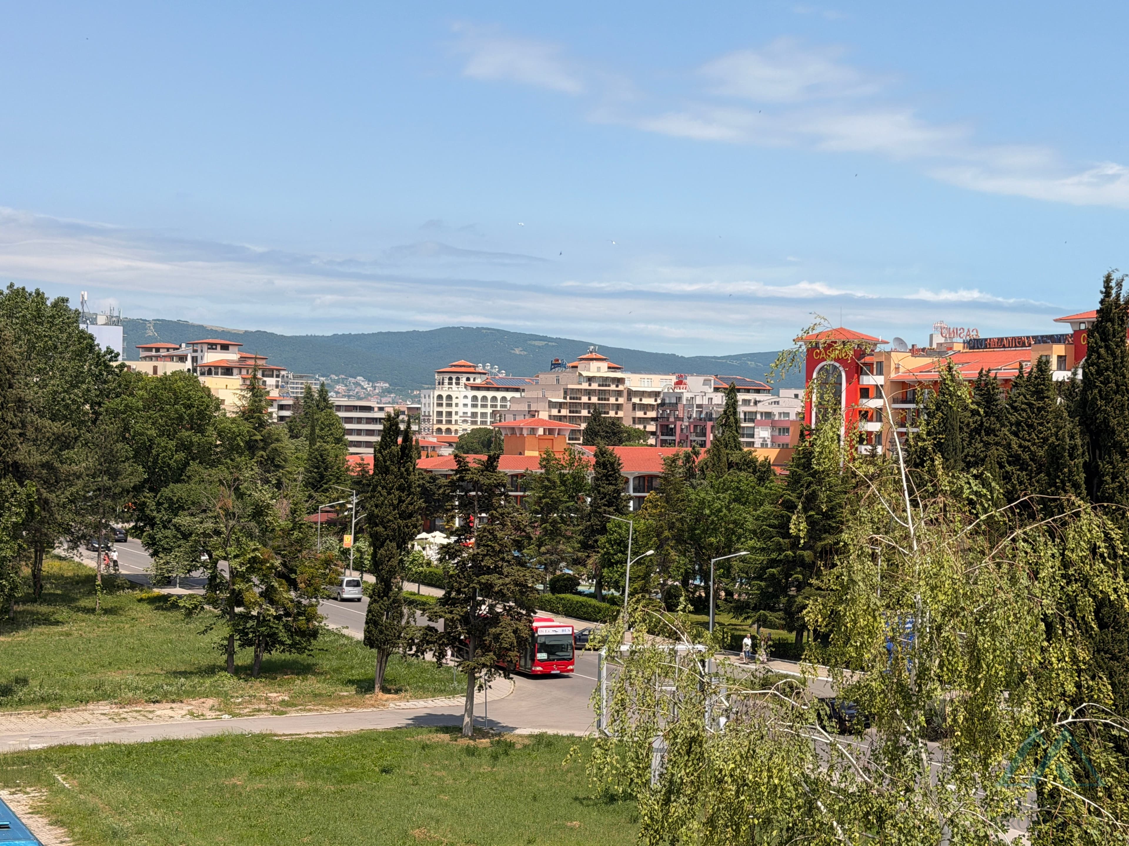 2 izbový apartmán s parkovaním len 300m od mora, Slnečné pobrežie, Bulharsko - foto 15