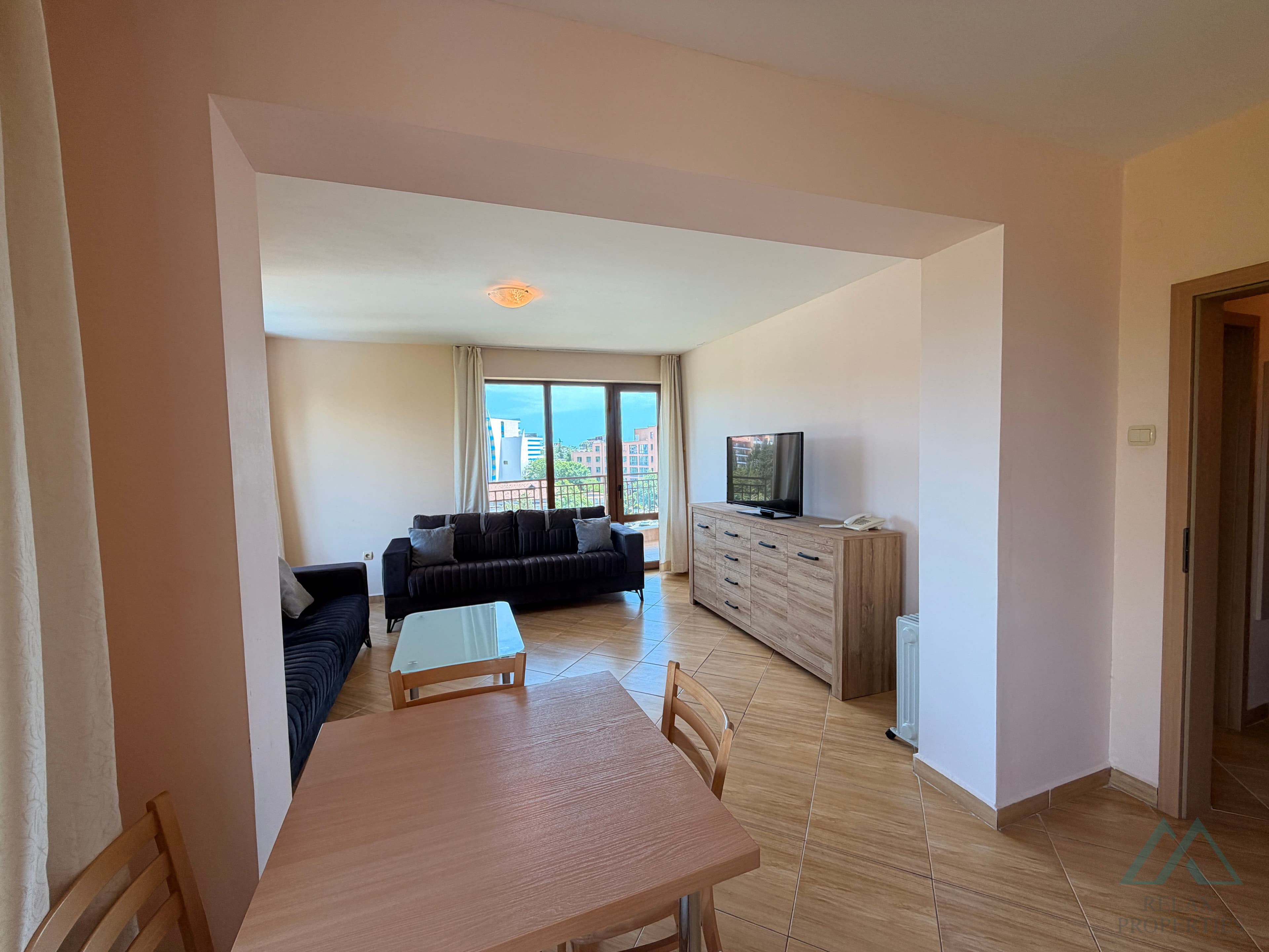 2 izbový apartmán s parkovaním len 300m od mora, Slnečné pobrežie, Bulharsko - foto 7