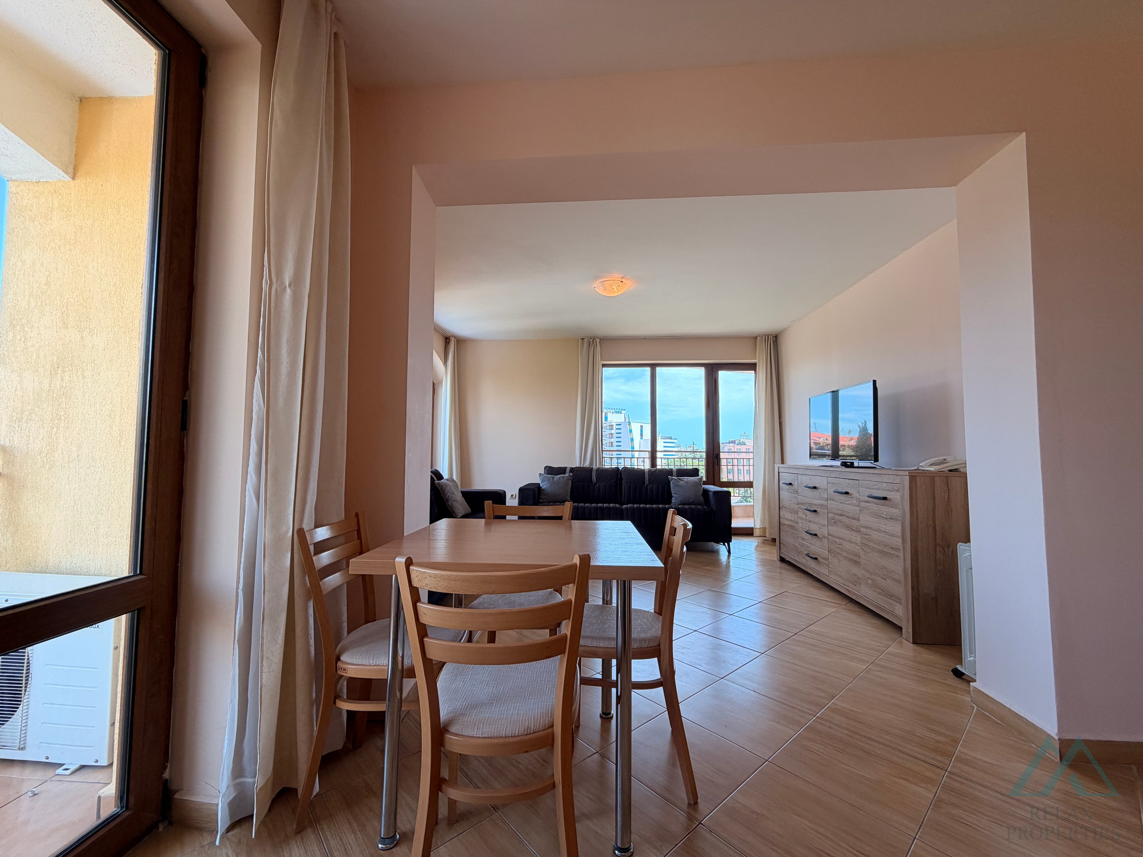 2 izbový apartmán s parkovaním len 300m od mora, Slnečné pobrežie, Bulharsko - foto 9