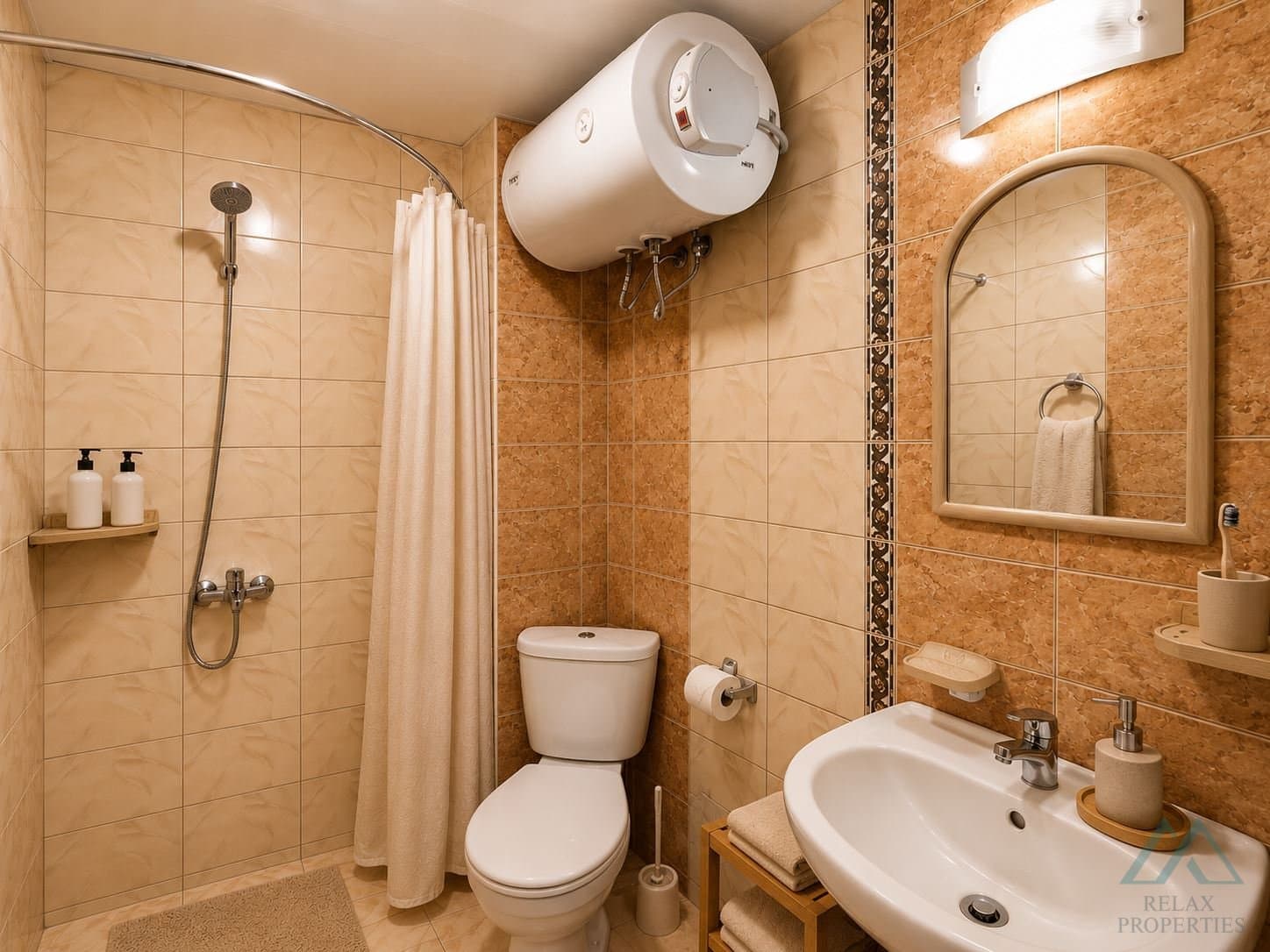 Zariadený 2-izbový apartmán s výhľadom na bazén v centre Slnečného pobrežia - foto 15