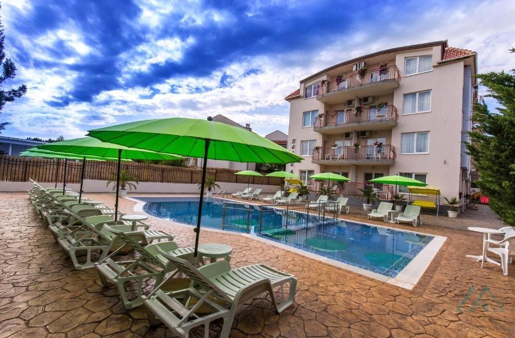 2-izbový apartmán s výhľadom na bazén, 300 m od mora – Sveti Vlas - foto 16