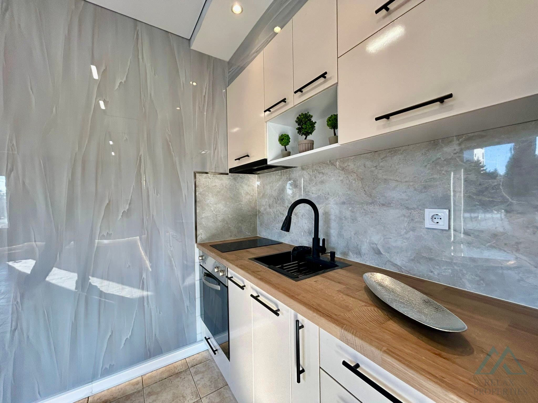 2-izbový apartmán s výhľadom na bazén, 300 m od mora – Sveti Vlas - foto 6