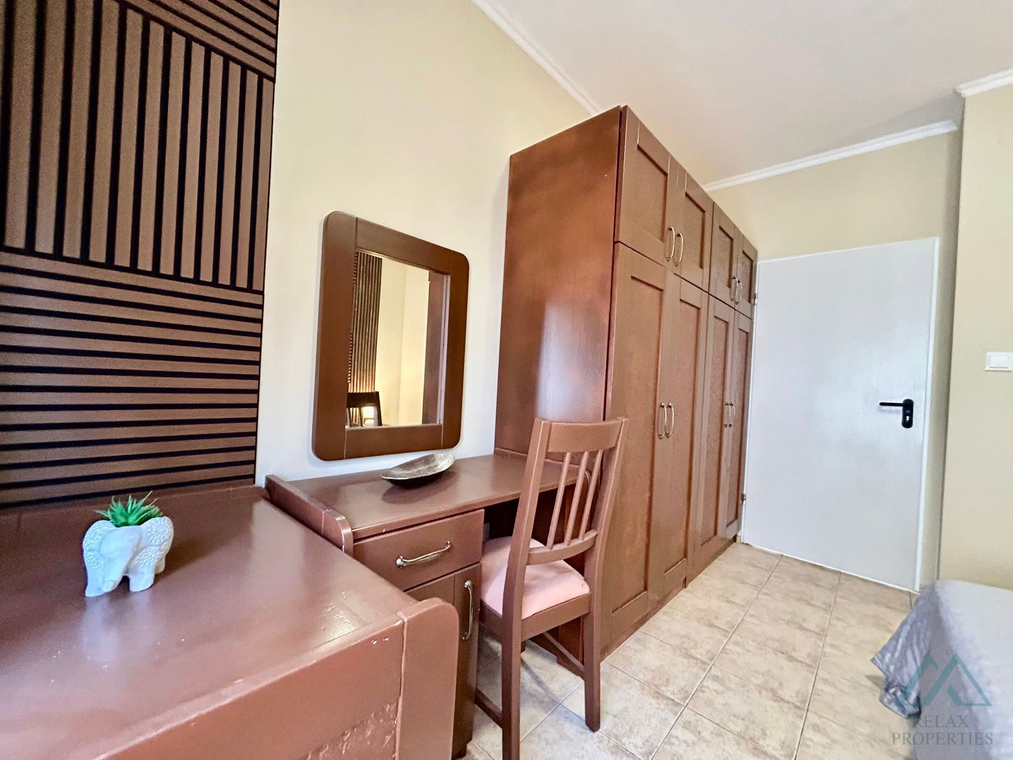 2-izbový apartmán s výhľadom na bazén, 300 m od mora – Sveti Vlas - foto 18