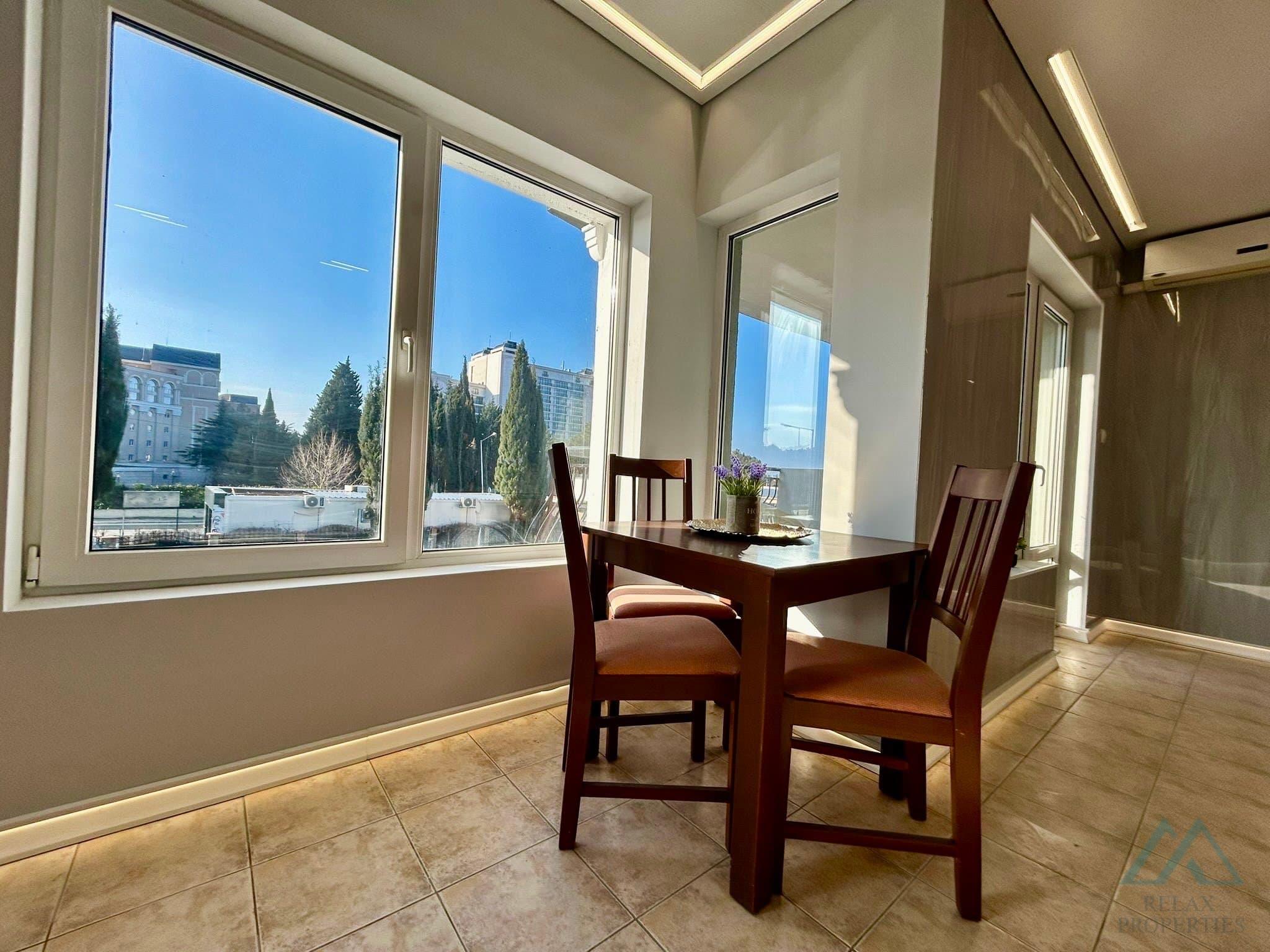 2-izbový apartmán s výhľadom na bazén, 300 m od mora – Sveti Vlas - foto 9