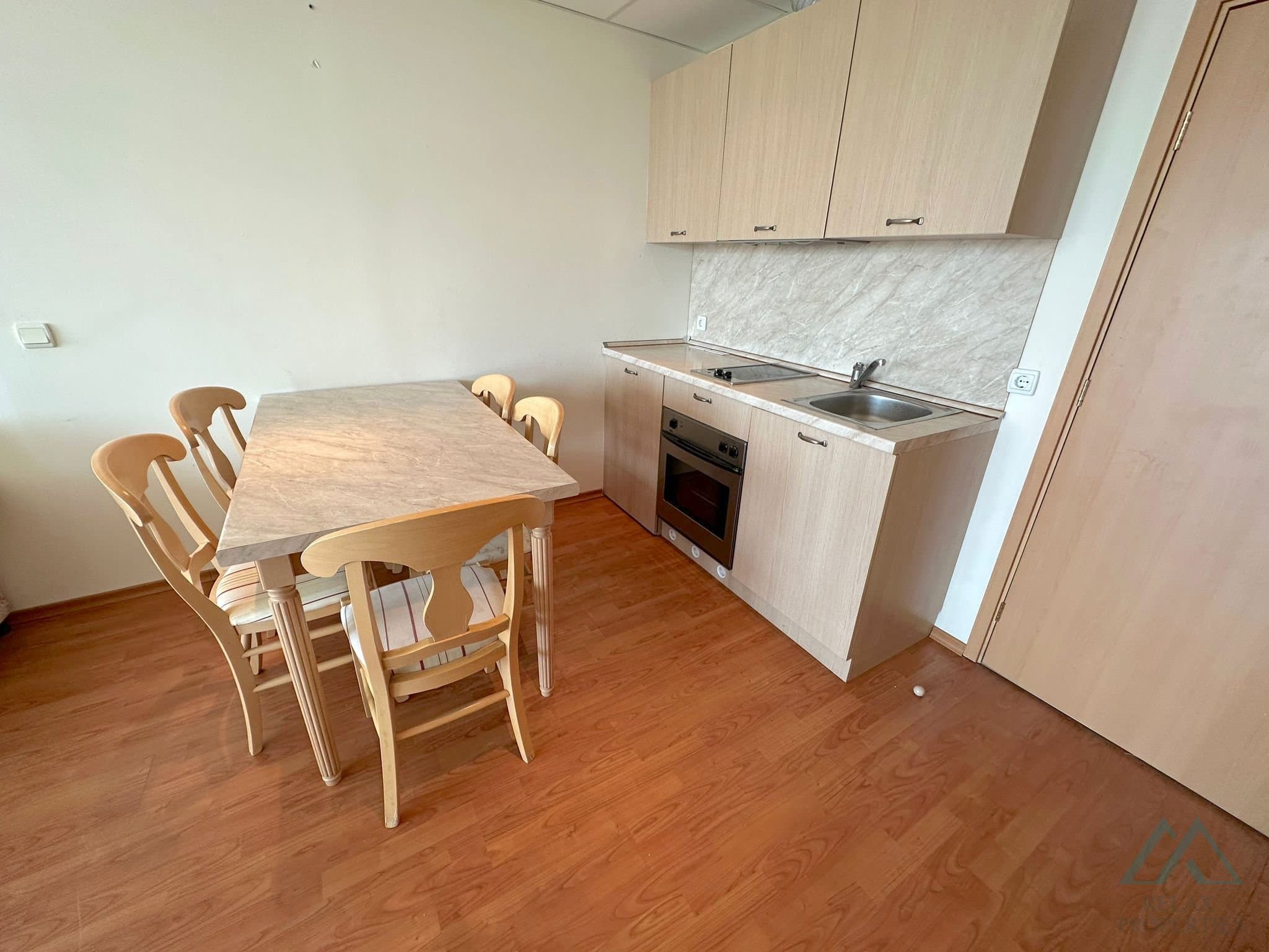 Apartmán s výhľadom na more a bazén, 200 m od pláže – Slnečné pobrežie - foto 9