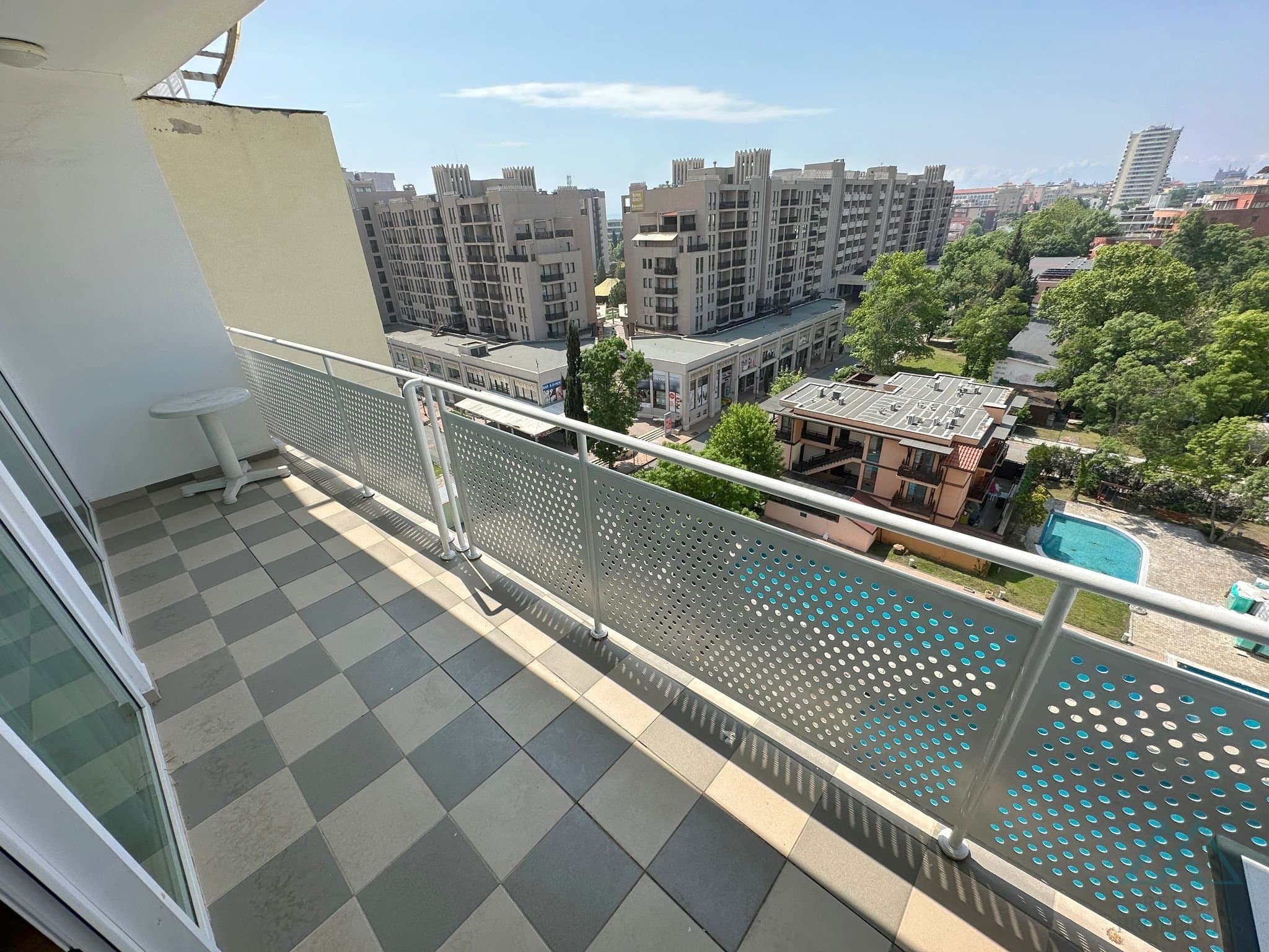 Apartmán s výhľadom na more a bazén, 200 m od pláže – Slnečné pobrežie - 2