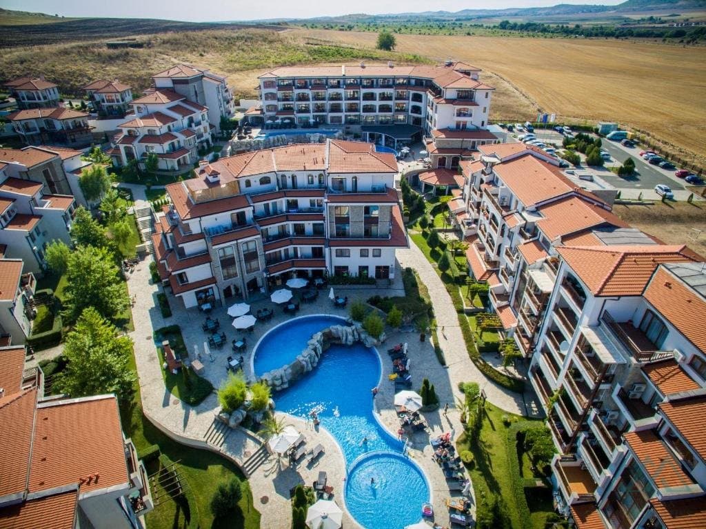 Svetlý 2- izbový apartmán s výhľadom na bazén, 4* Vineyards SPA Resort, Aheloy - foto 14