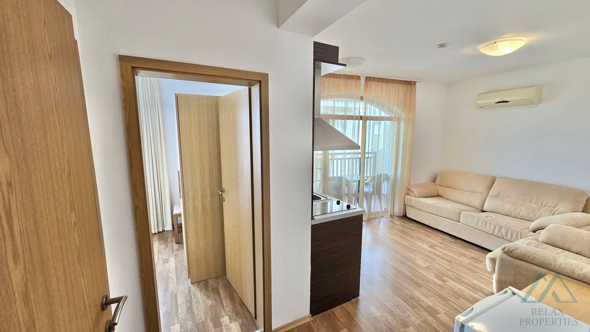 Svetlý 2- izbový apartmán s výhľadom na bazén, 4* Vineyards SPA Resort, Aheloy - foto 6