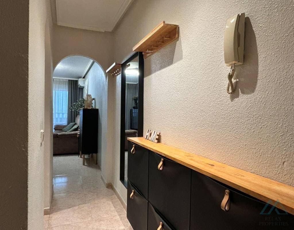 3 izbový apartmán v srdci Torrevieja, Costa Blanca, Španielsko - foto 10