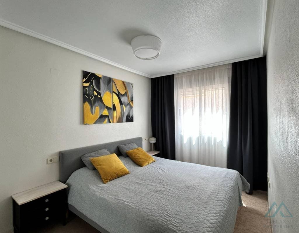 3 izbový apartmán v srdci Torrevieja, Costa Blanca, Španielsko - foto 13