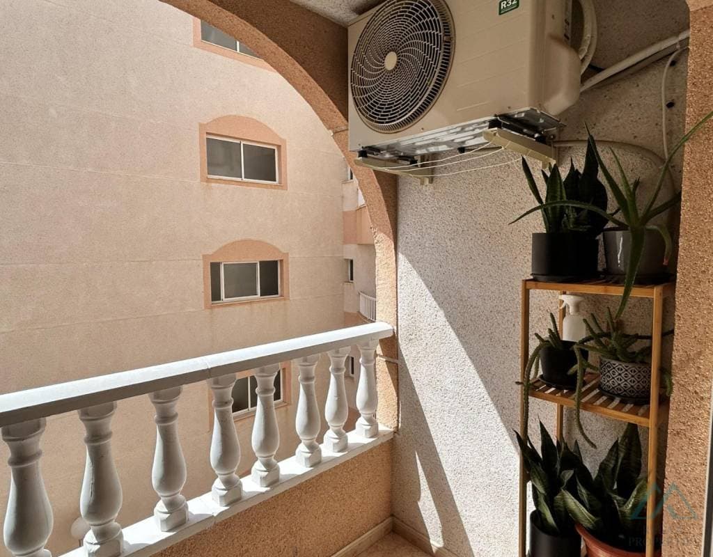 3 izbový apartmán v srdci Torrevieja, Costa Blanca, Španielsko - 3