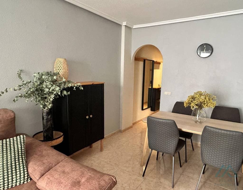 3 izbový apartmán v srdci Torrevieja, Costa Blanca, Španielsko - foto 11