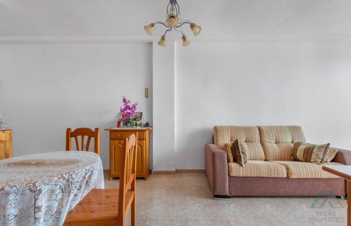 Svetlý apartmán s čiastočným výhľadom na more, len 280 m od pláže La Mata, Torrevieja, Španielsko - foto 13