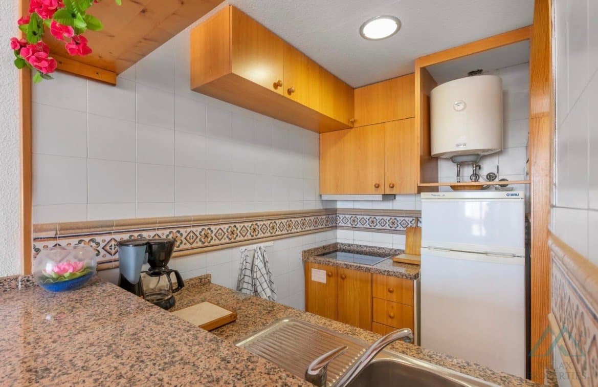Svetlý apartmán s čiastočným výhľadom na more, len 280 m od pláže La Mata, Torrevieja, Španielsko - foto 7