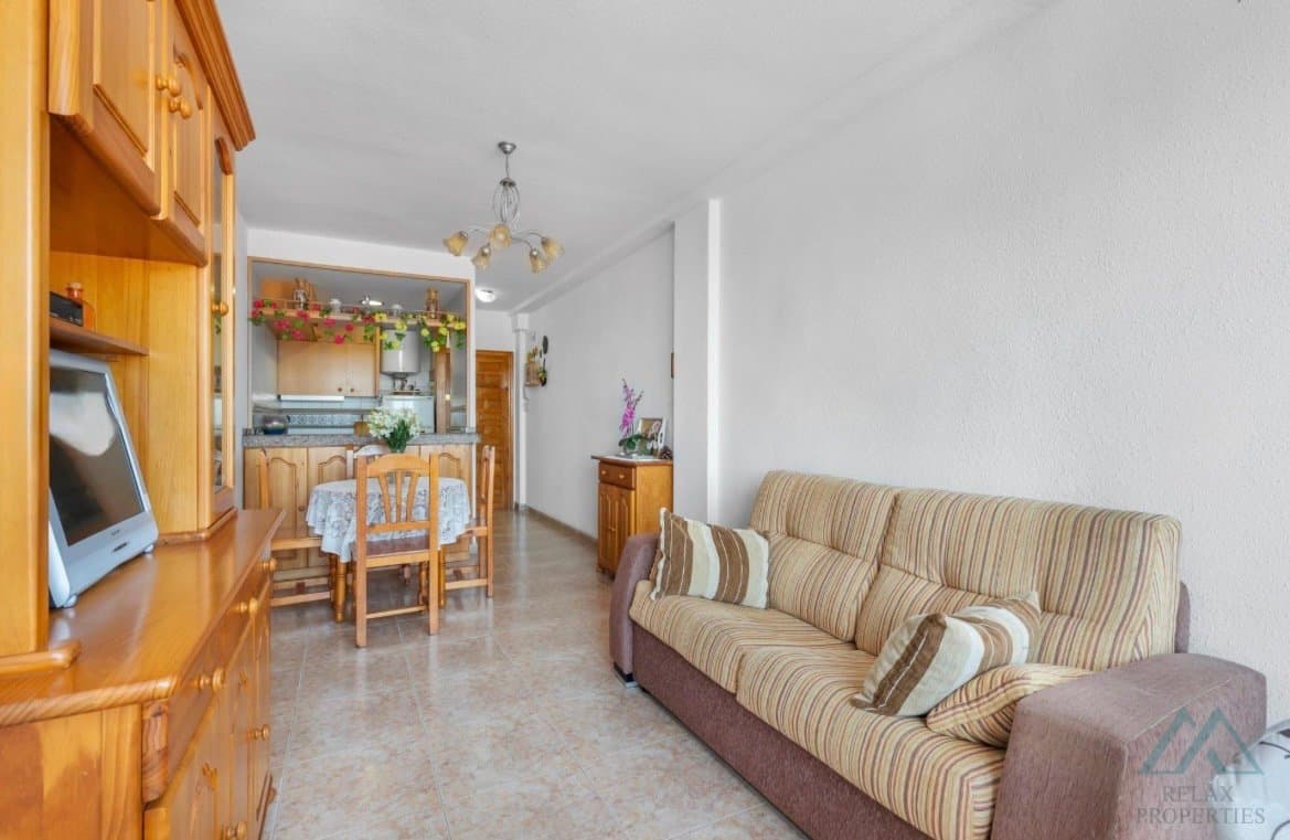 Svetlý apartmán s čiastočným výhľadom na more, len 280 m od pláže La Mata, Torrevieja, Španielsko - foto 14